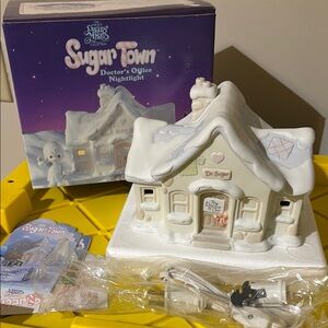 1994 Precious Moments Sugar Town Doctor's Office Nightlight
